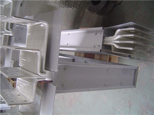 河南天晟達密廠家生產集型母線槽有哪些優(yōu)勢特點呢?